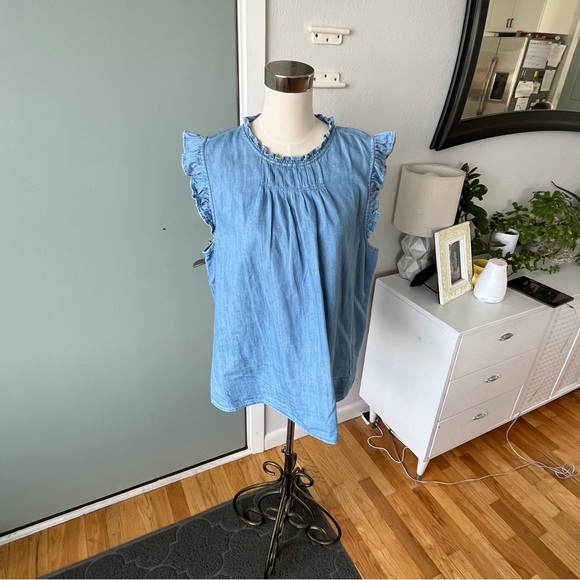 Old Navy top - Picture 1 of 4